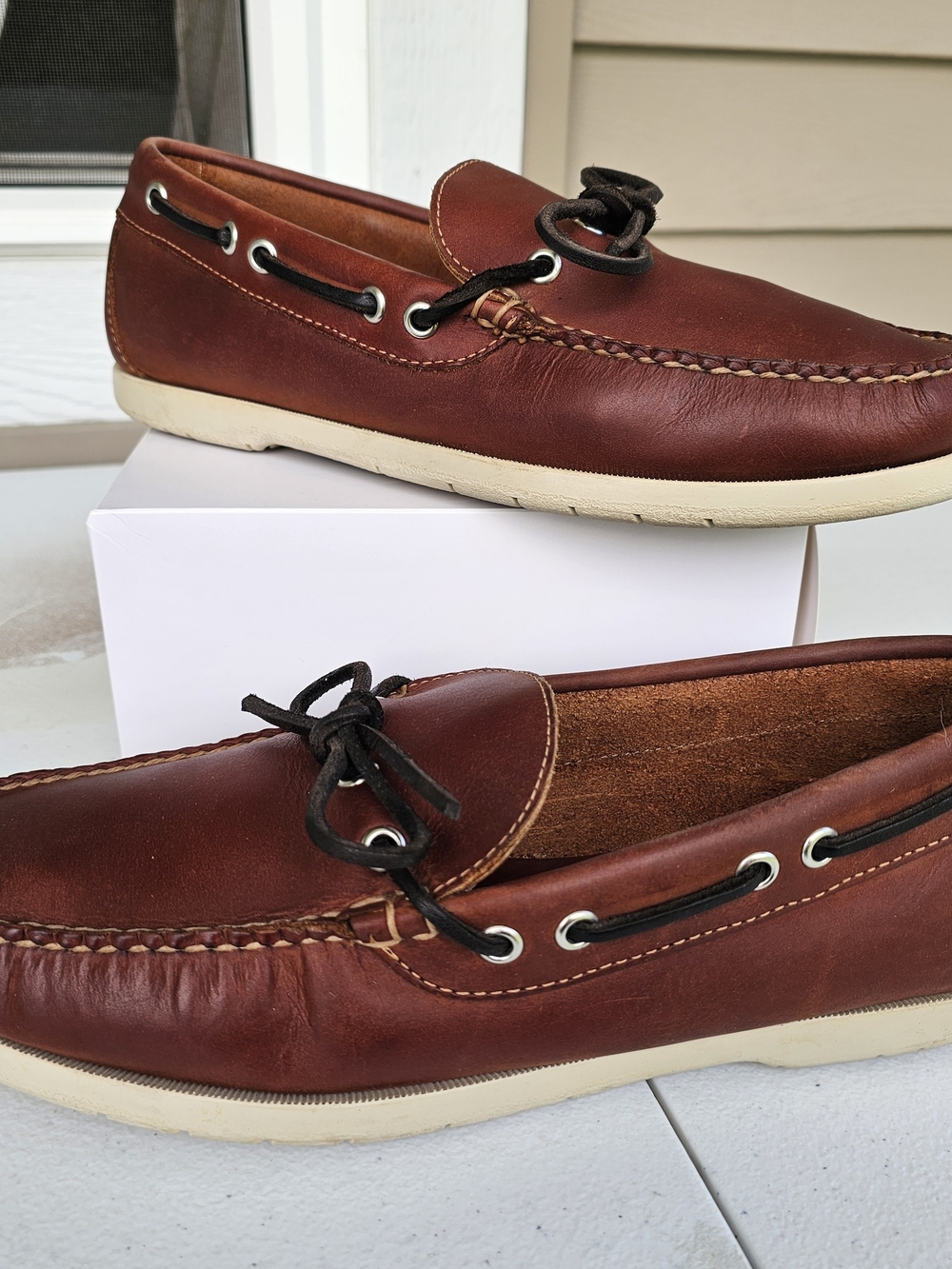 L.L. Bean Brown Leather Boat Shoes Mens Size 9D Handsewn Moc Toe